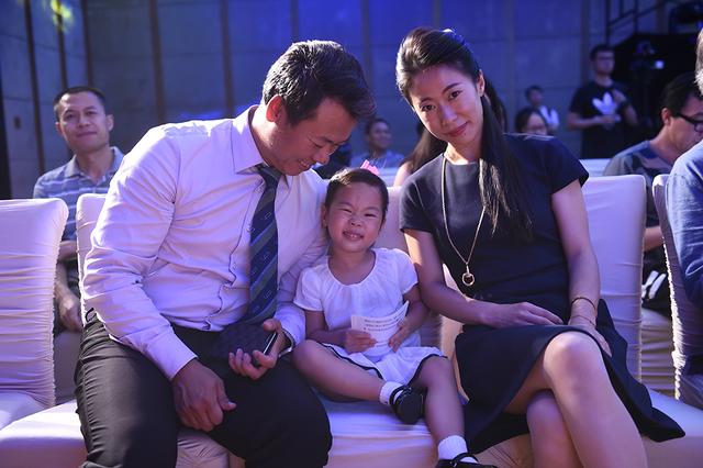 吾家有女初长成赵宏博爱女翩翩起舞