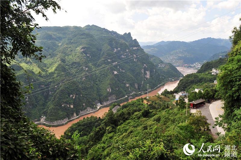 湖北宜昌：夏日西陵峡 风景美如画