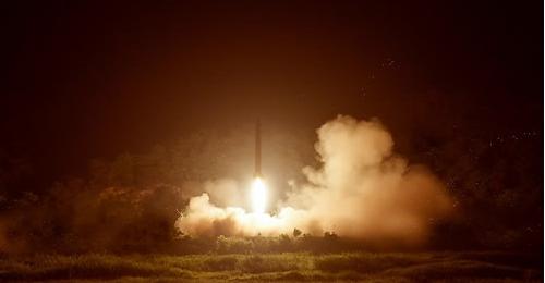 韩媒：韩军方称朝鲜再射疑似舞水端中程导弹