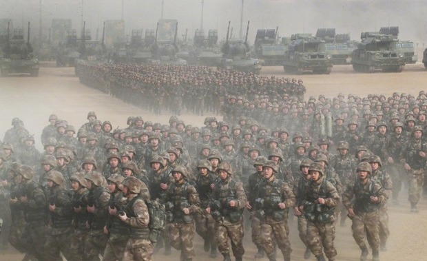中央军委首次举行开训动员大会 习近平向全军发布训令