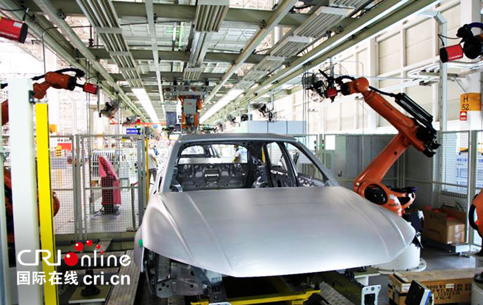 02【吉林】【原创】【译德语发Facebook】“特色产业看中国——探访长春汽车产业”采访团走进一汽-大众长春奥迪Q工厂