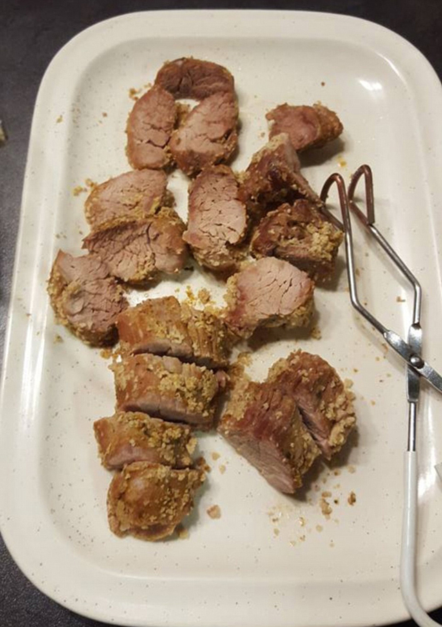 瑞典男子晒南非打猎照引公愤 称长颈鹿肉最好吃(组图)