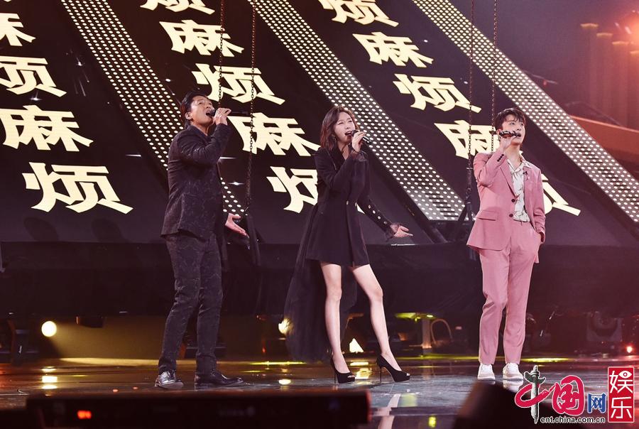 北京卫视《跨界歌王》郑恺小沈阳挑战魔性改编嗨翻全场
