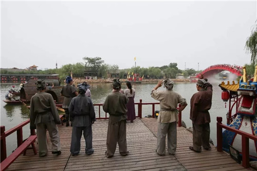 （供稿 旅遊列表 三吳大地南京 移動版）夏天相約清明上河園 帶“你”開啟“歡樂狂歡”模式（列表頁標題）  夏天相約清明上河園 開啟“歡樂狂歡”模式