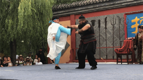 （供稿 旅遊列表 三吳大地南京 移動版）夏天相約清明上河園 帶“你”開啟“歡樂狂歡”模式（列表頁標題）  夏天相約清明上河園 開啟“歡樂狂歡”模式