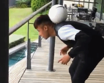 内马尔再炫技 奇葩背部射门+二楼远程吊射(gif) 内马尔再炫技 奇葩背部射门+二楼远程吊射(gif)