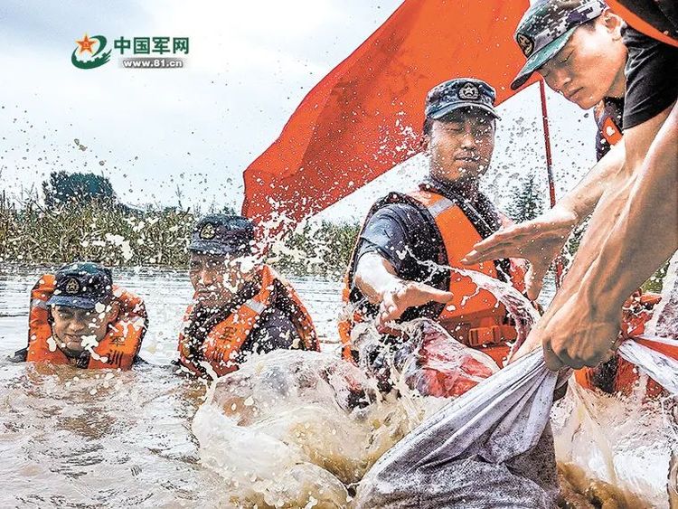 科技抢险“利器”广泛应用，抗洪一线官兵如虎添翼