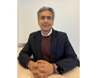 中国铁建智利五号公路项目部副经理马克（玻利维亚籍）:_fororder_221