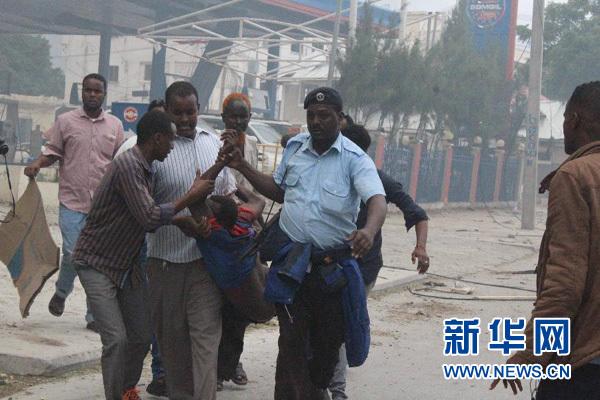索马里首都一酒店遭武装分子袭击 造成至少11人死亡