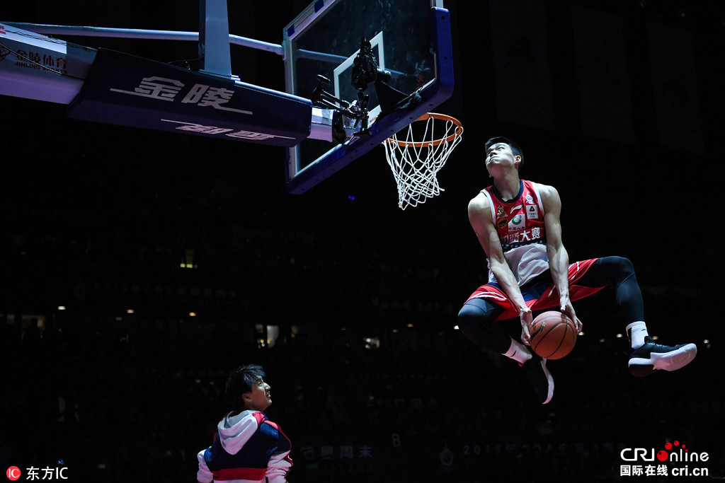 cba全明星扣篮王诞生 大学扣将越人劈扣夺冠