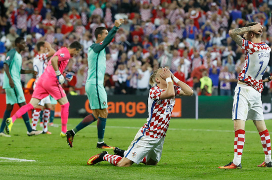 比賽結束瞬間克羅地亞球員紛紛崩潰