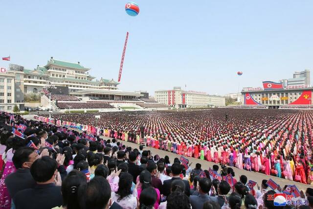 朝鲜举行盛大活动庆祝已故领导人金日成诞辰110周年