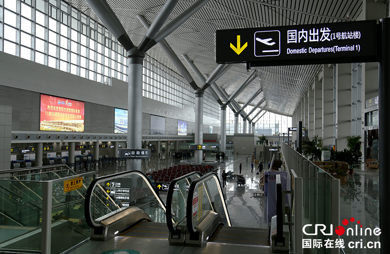 （已審核/焦點圖）貴陽龍洞堡機場啟用T1航站樓國內航班侯機區
