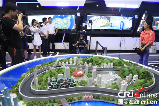 （急稿）【CRI专稿 列表】重庆：媒体探营智博会5G生态建设 体验万物智联生活