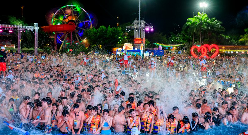 广州长隆水上青春电音节开启