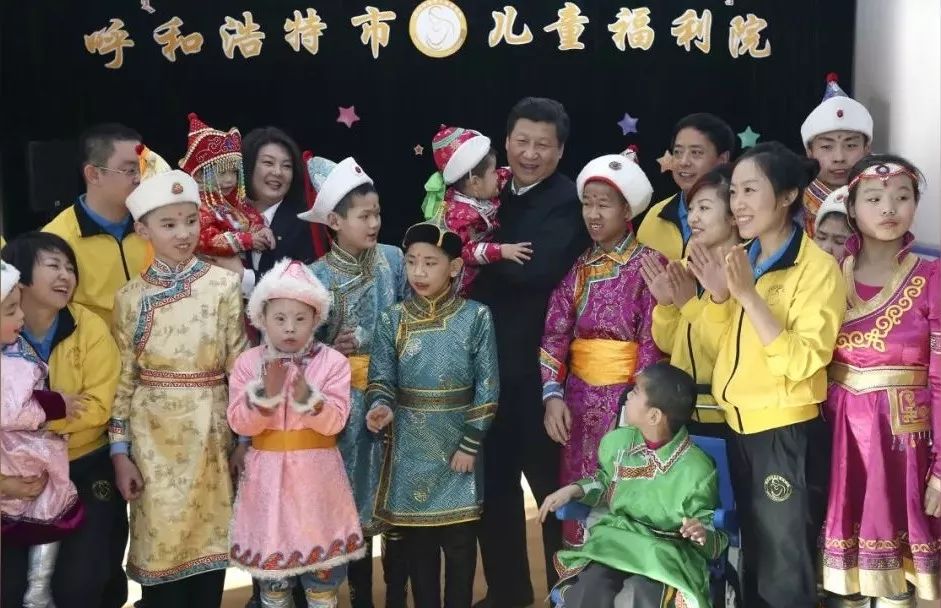 百姓身邊事，領袖愛民情