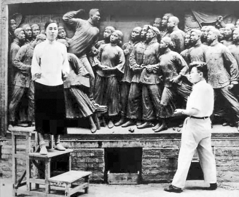 礼赞70年⑰：从人民英雄纪念碑到共和国勋章