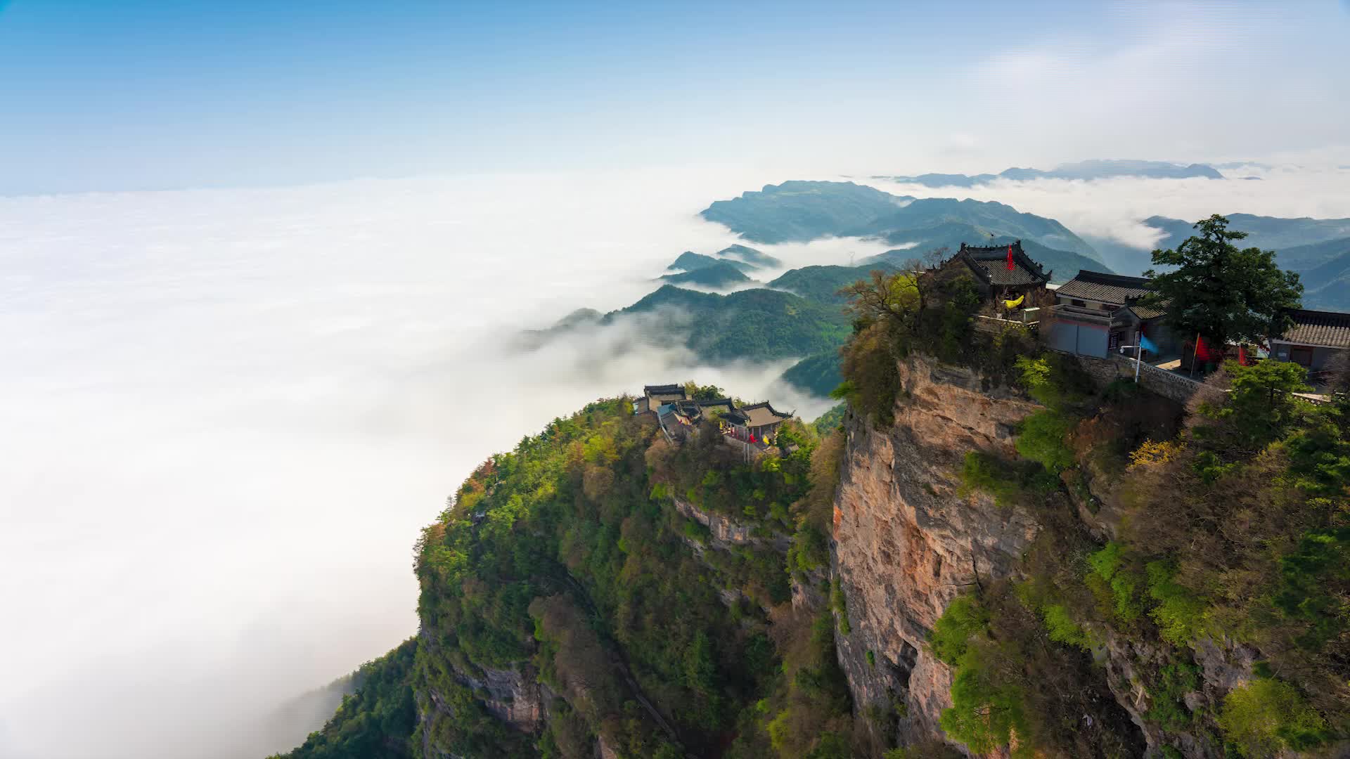 千山万壑云海翻滚成县鸡峰如梦如幻