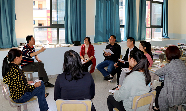 宜宾翠屏区教育和体育局视导宜宾市一曼中学校高三教育教学工作_fororder_分学科交流现场-摄影-陈国峰-(2)