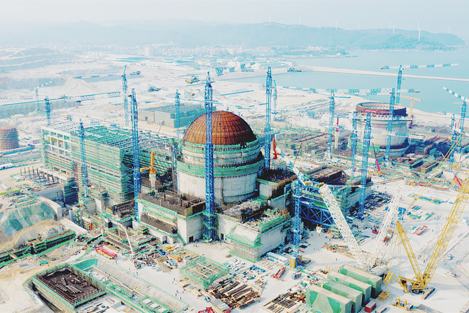 4月15日,"华龙一号"漳州核电1号机组常规岛两台主行车载荷试验顺利