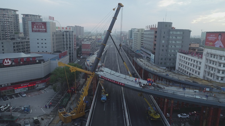 （編譯已過審）瀋陽長青街快速路與東一環快速路銜接鋼箱梁吊裝成功
