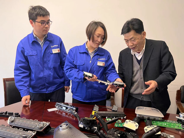 小山村里的大企业：书写创新奋斗拼搏的奇迹_fororder_1