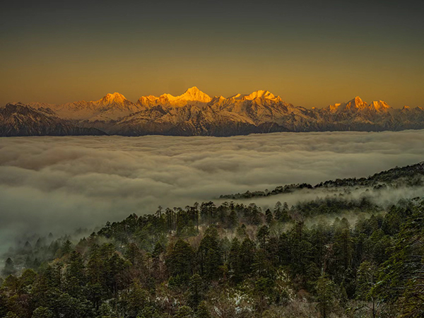 雅安石棉县——一座和雪山相望的城市_fororder_贡嘎雪山