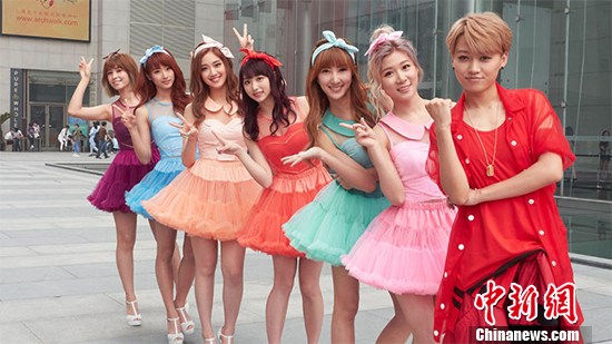 “脱单”神曲？ 蜜蜂少女队《鼓励鼓励》ＭＶ首发