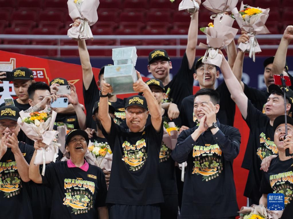 CBA总决赛：辽宁本钢夺冠