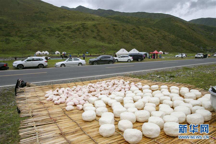 新疆：烟雨独库