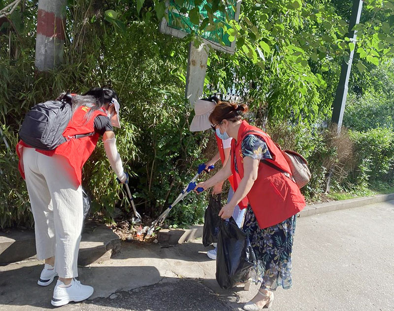 自贡自流井：“优环境 防疫情”爱国卫生运动“走起”_fororder_2卫生大扫除现场