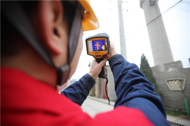 旗帜领航 服务万家 国网西咸新区供电公司共产党员服务队建设全覆盖纪实_fororder_AP8I2913