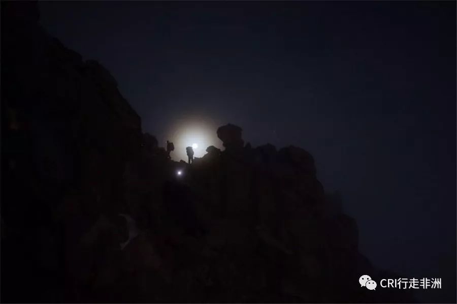 一次近乎鲁莽的攀爬非洲神山之旅