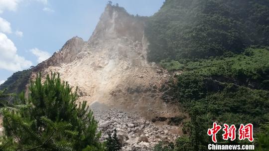 广西平乐山体坍塌7人失联 现场探测已无生命迹象