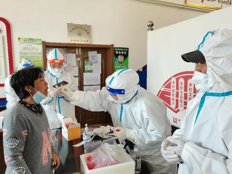 舍小家顾大家 第一书记杨新军坚守乡村第一线