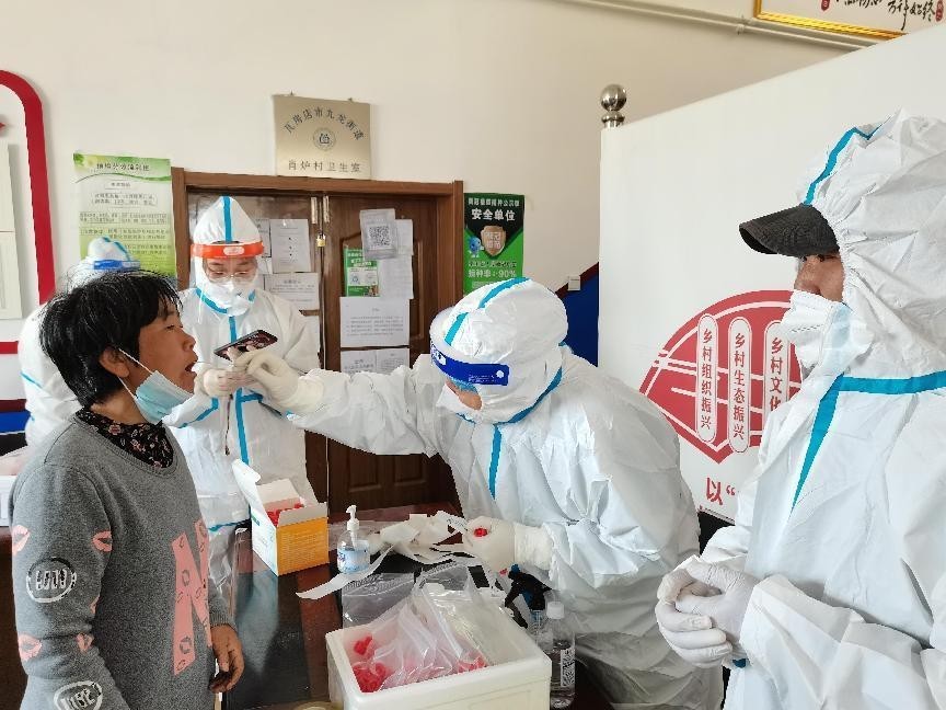 舍小家顾大家 第一书记杨新军坚守乡村第一线