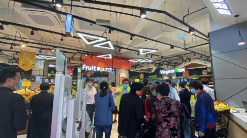 智慧社区新零售·管家服务高标杆：峰铭通365智慧生鲜市场会员店