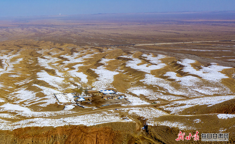 阿克塞五月降雪 祁連深處如一幅寫意長卷_fororder_雪山5