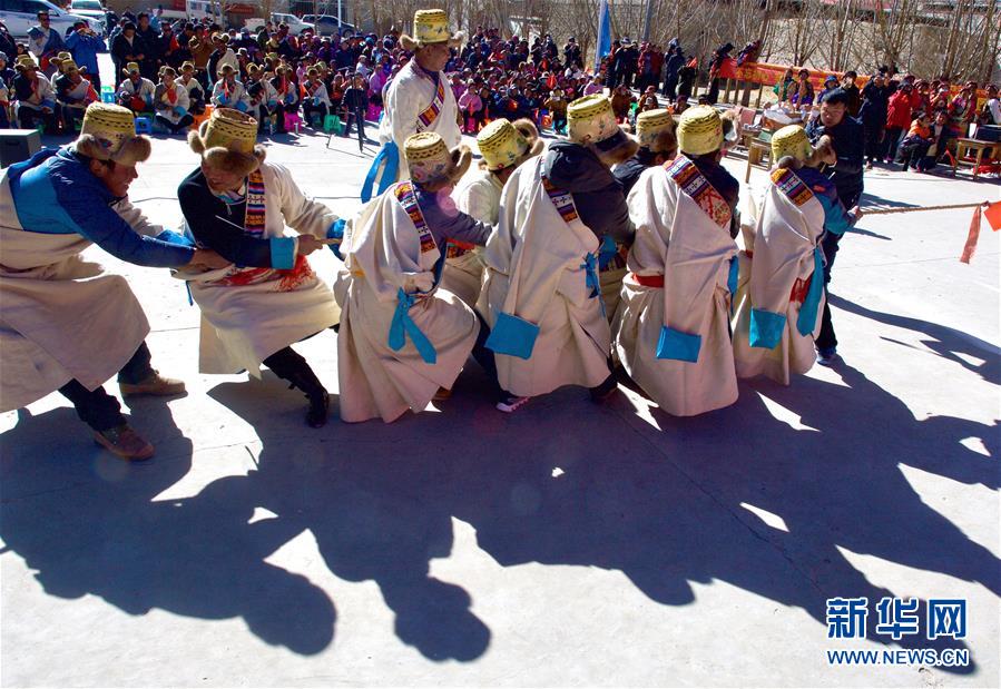 西藏日喀則：載歌載舞迎新年