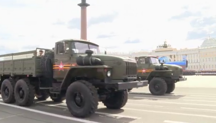 俄罗斯圣彼得堡举行胜利日阅兵