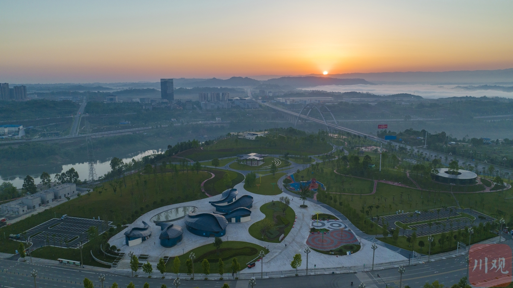 （转载）广安：晨光中的渠江红滩音乐公园美轮美奂