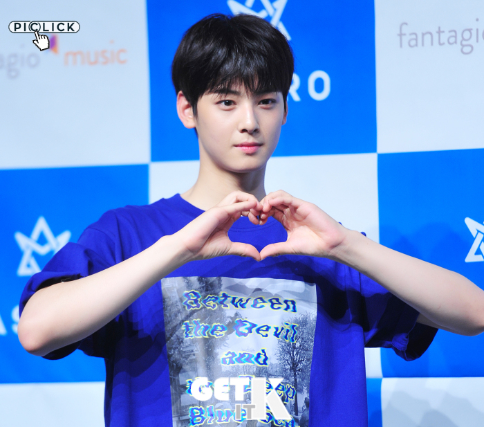 ASTRO车恩宇宣传新专辑  IOI崔佑贞助阵