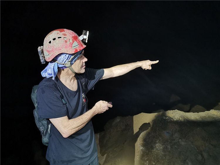 與中國大山結緣的法國洞穴探險家