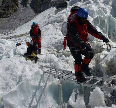 印度夫婦登頂珠峰事件被指造假 照片或經PS處理