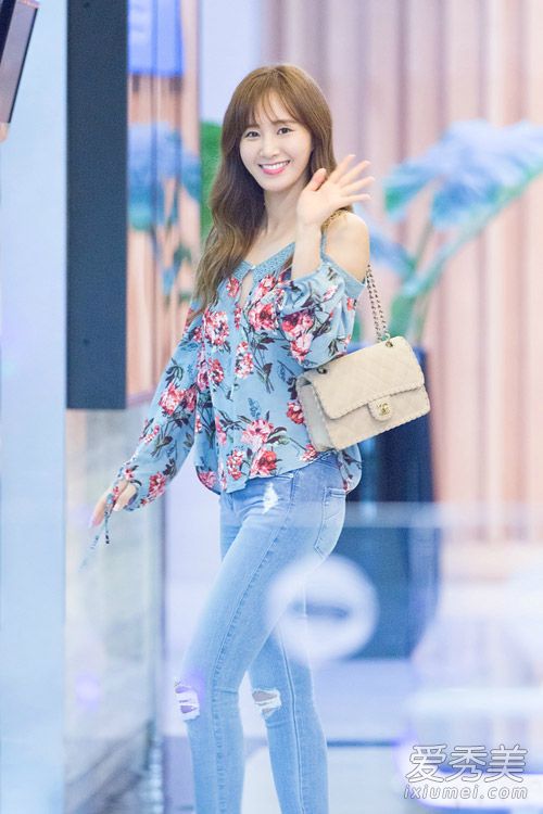 少女时代林允儿徐贤 韩国女星六月最新街拍搭配