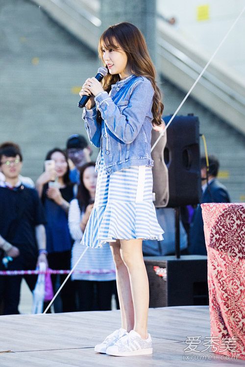 少女时代林允儿徐贤 韩国女星六月最新街拍搭配