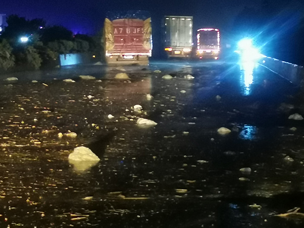 雅西高速冕宁至泸沽路段道路恢复双向通行_fororder_547C6B863B0BFED23630AF1F6D9E85A4