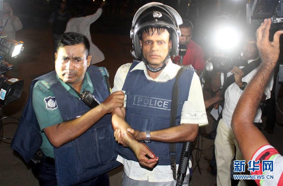 孟加拉国首都一餐厅发生劫持人质事件致两人死亡