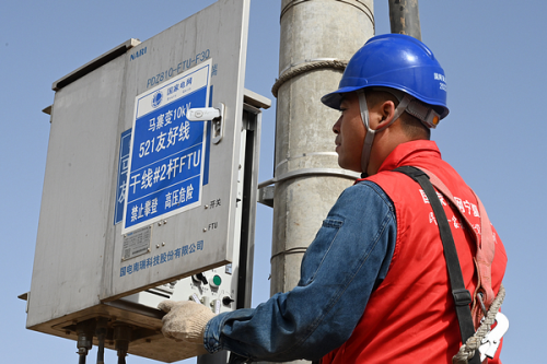 “网上电网”助力吴忠市农网线路改造 为美丽乡村建设赋能