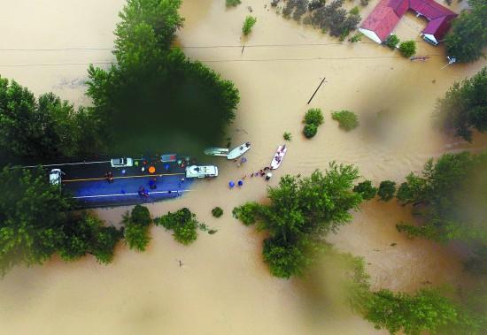 湖北入梅遭4轮强降雨952万群众受灾 已致35人遇难